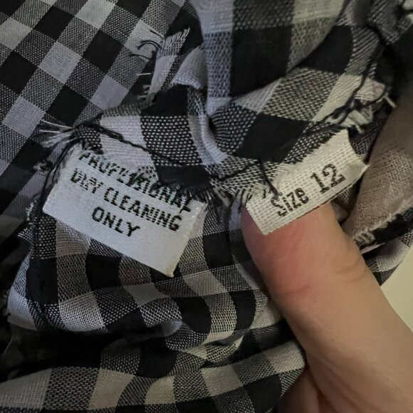 Vintage Victor Costa long-sleeved blouse, size 12 (runs small) - Picture 6 of 6